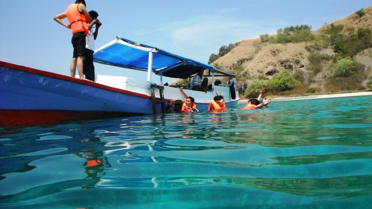 Snorkeling di Riung