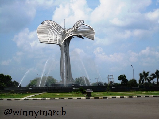 Di depan Stadion Gelora Sriwijaya Jakabaring Sport Center Palembang