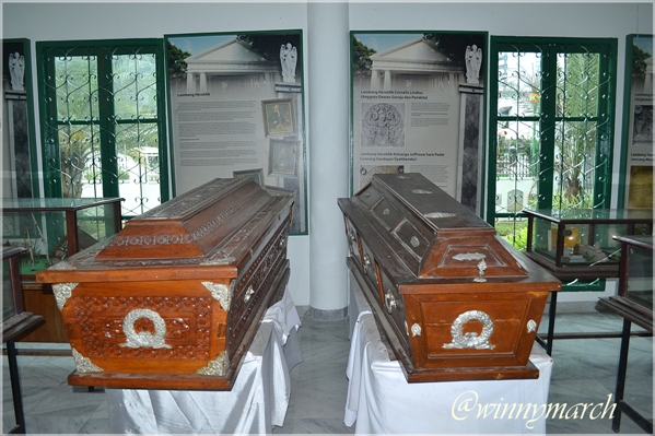 Peti Jenazah Soekarno dan Hatta