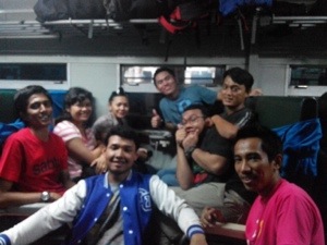 perjalanan kereta api.jpg