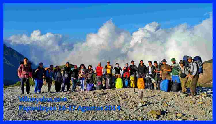 Travelling Papandayan