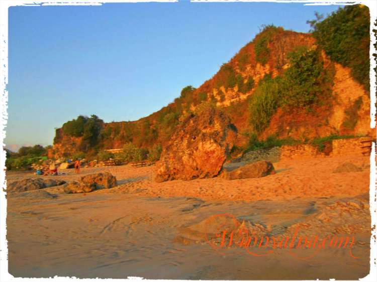 Karang pantai kuta baru
