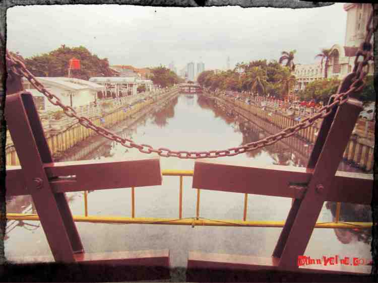 Kali Besar di Jembatan Kota Intan