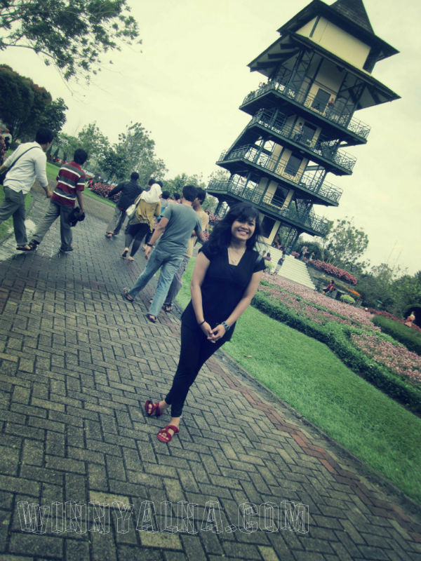 Aku di taman bunga nusantara bogor