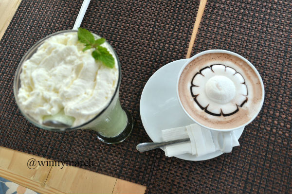 hot choclate dan green Tea