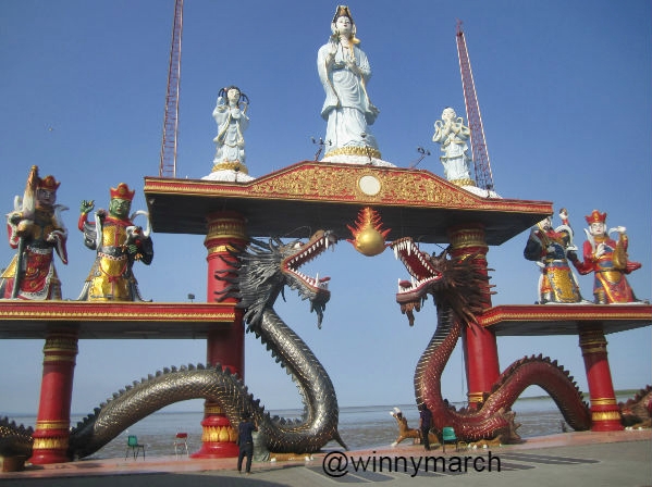 patung kwan inn Surabaya