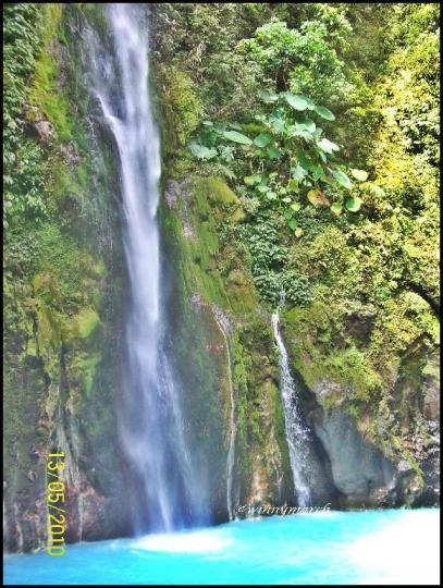 air terjun dwi warna
