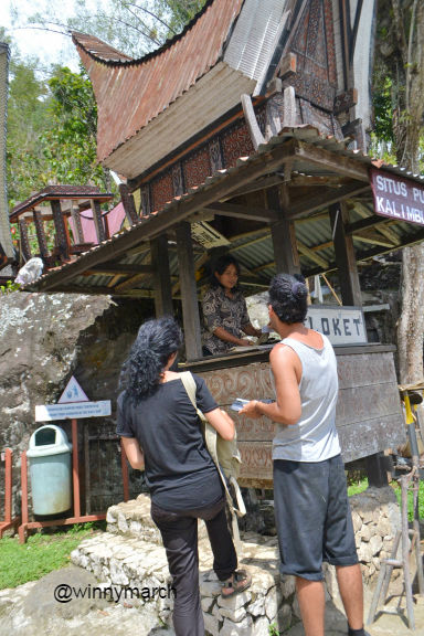 Bule menawar karcis di Bori