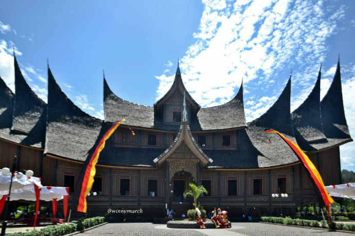  Istana Pagaruyung