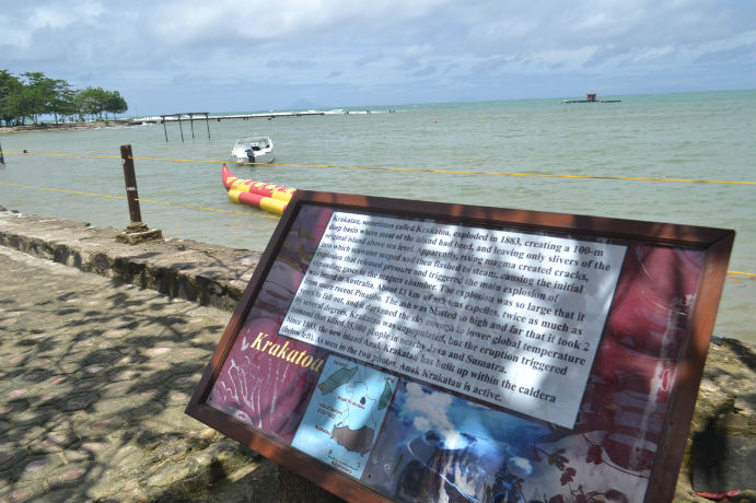 Pantai Tanjung Lesung Banten